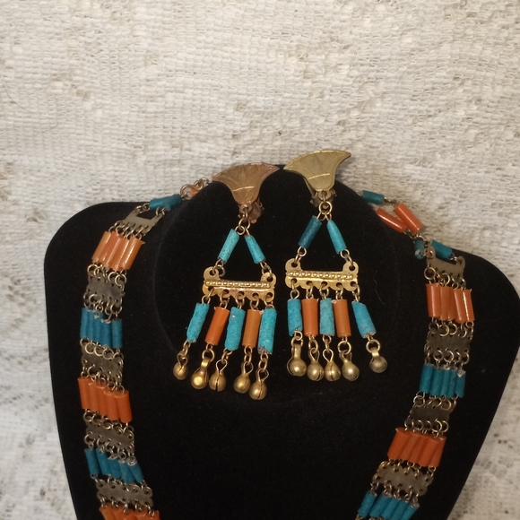 Vintage Mid Century Egyptian Revival Bib Necklace Clip Earring Set Faience - Picture 12 of 12